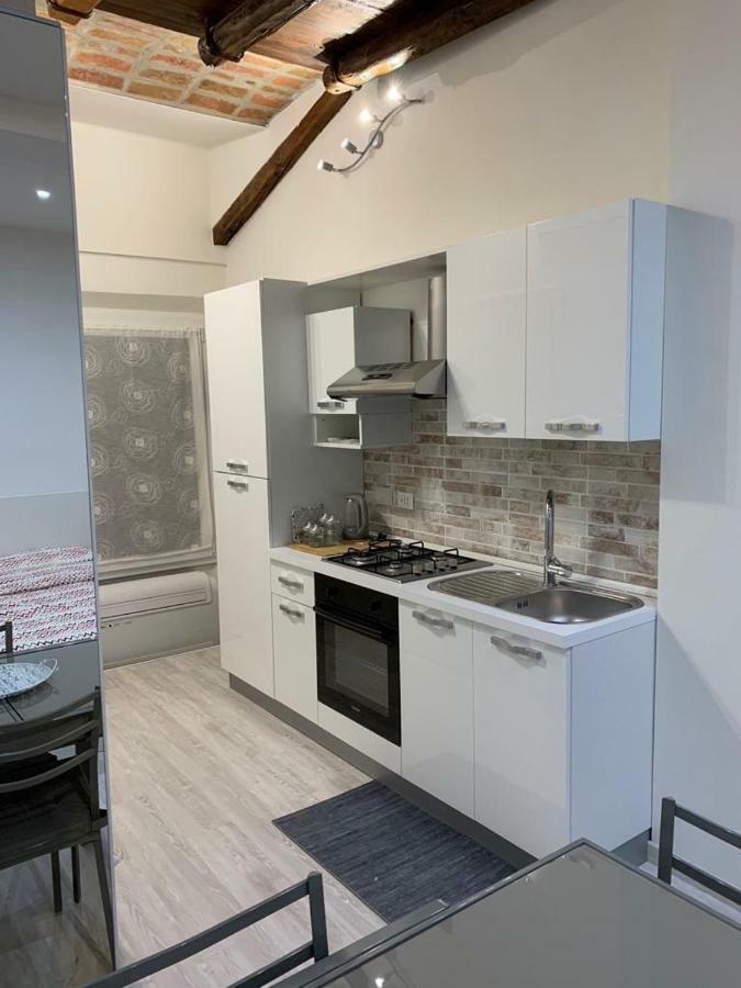 Monolocale Centro Storico Via Piella Villa โบโลญญา ภายนอก รูปภาพ