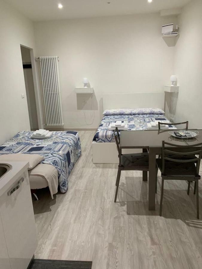 Monolocale Centro Storico Via Piella Villa โบโลญญา ภายนอก รูปภาพ